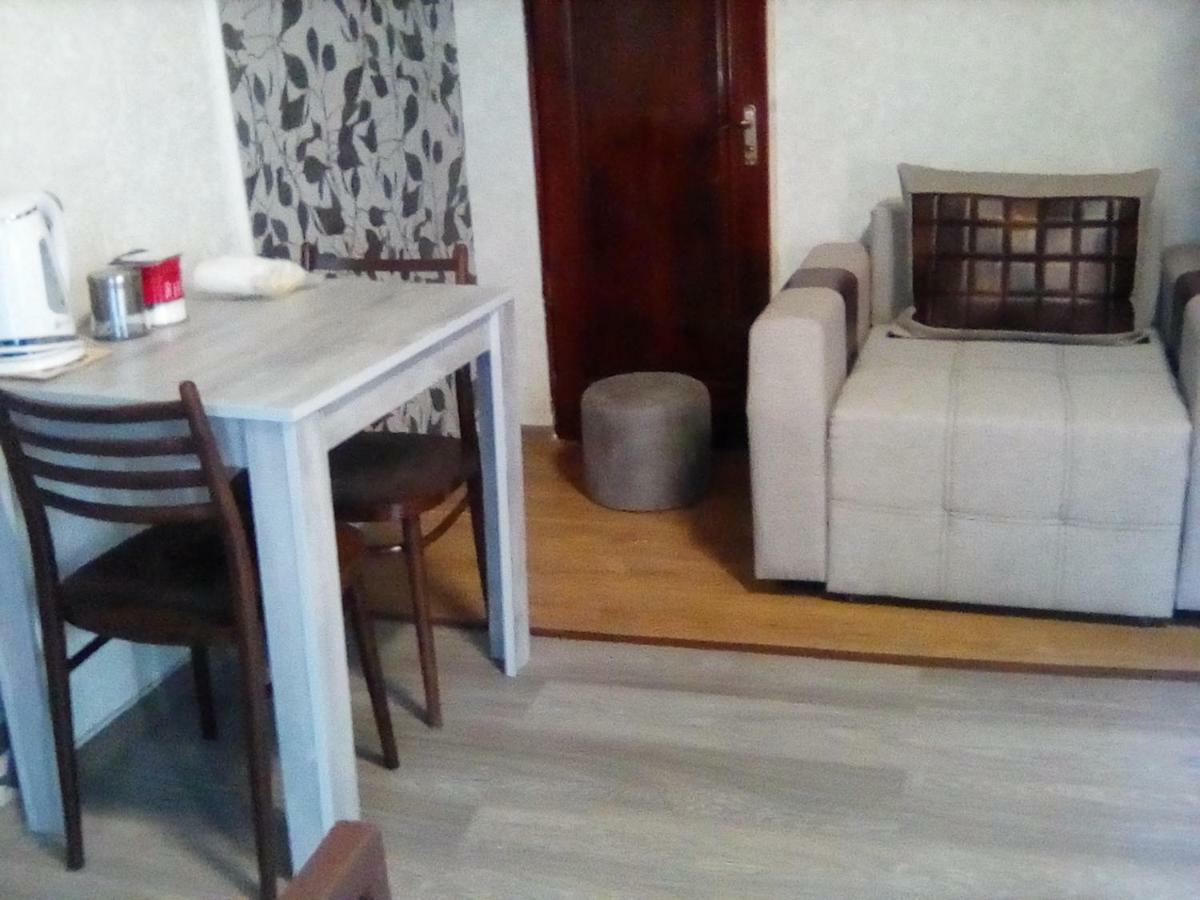 Guest House Uta Tiflis Exterior foto